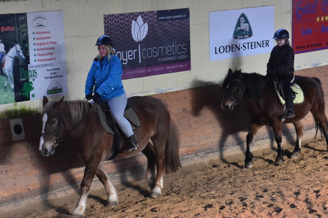 Reiten in unserer Reithalle